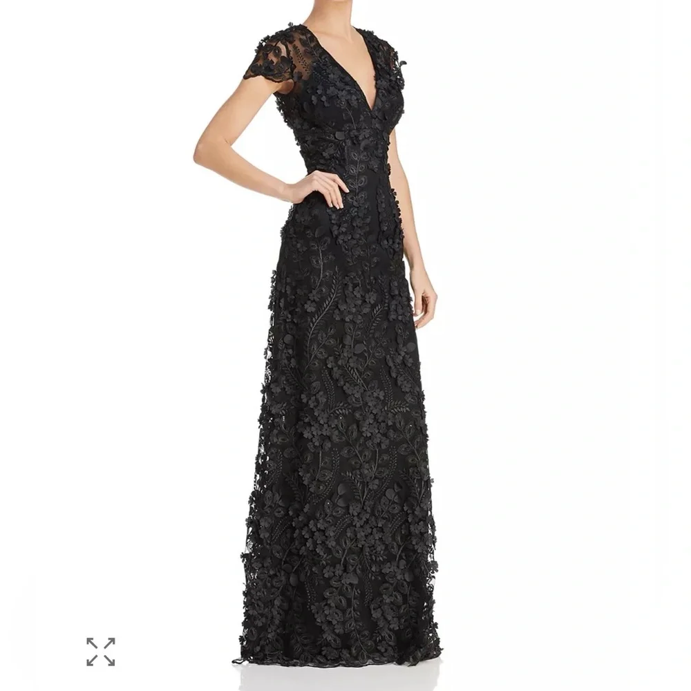 Carmen Marc Valvo Infusion Elegant 3D Flower Black Lace Evening Gown Sz 14 NWT - Picture 1 of 6